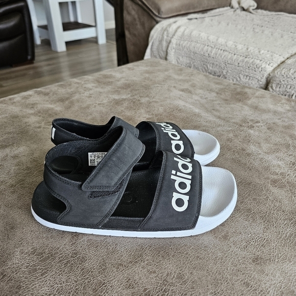 Adidas Adilette Sandal - Picture 4 of 7